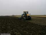 Hrůbkování pro kukuřici - Caterpillar Challenger s autopilotem Trimble CFX-750 RTK VRS (5)